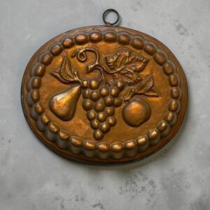 Vintage Copper Fruit Mold Oval Wall Decor Grapes Pear Apple Scalloped 13.5in